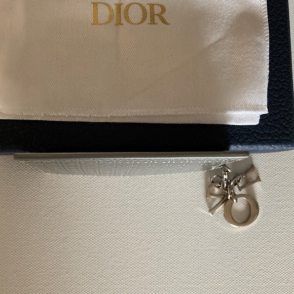 CHRISTIAN DIOR Metallic Cannage Leather Lady Dior Card Holder Silvery - Picture 5 of 11